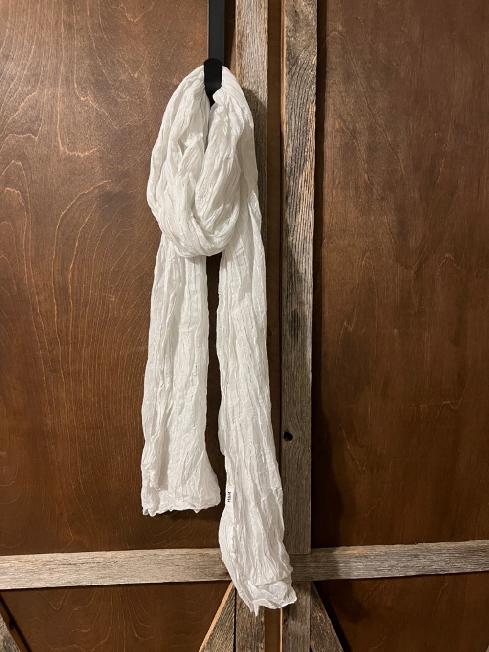 H&M White & silver Crinkled Lightweight Scarf